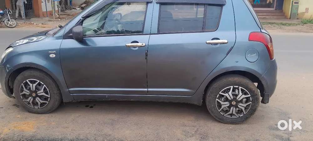 Maruti Suzuki Swift 2009 270000