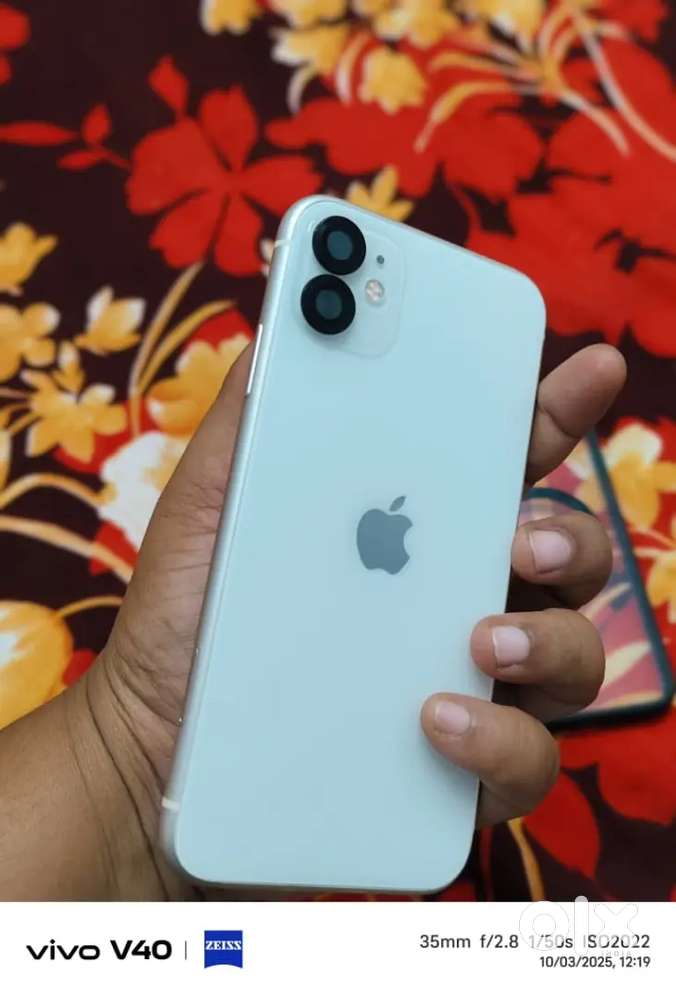 IPHONE 11 (128GB) 85 BATTERY HEALTH LIKE NEW NO DENT NO SCRATCH