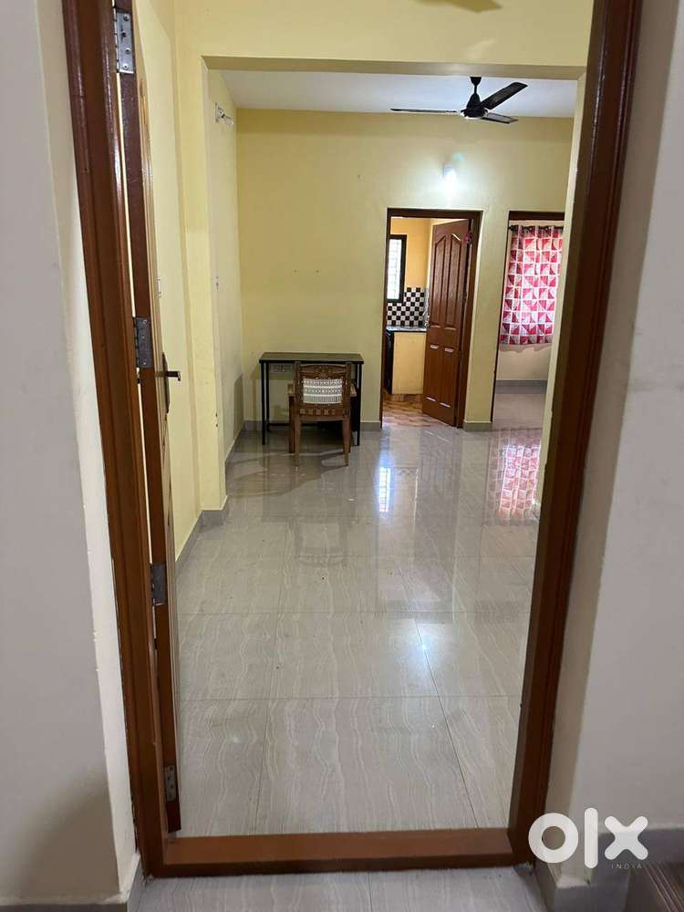 TWO BED ROOM FLAT  AND CARPARKING   FOR RENT