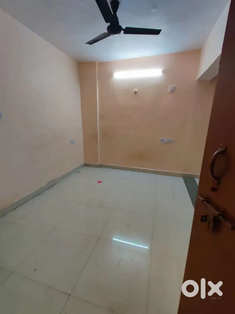 3 BHK Flat for rent in kamal vihar