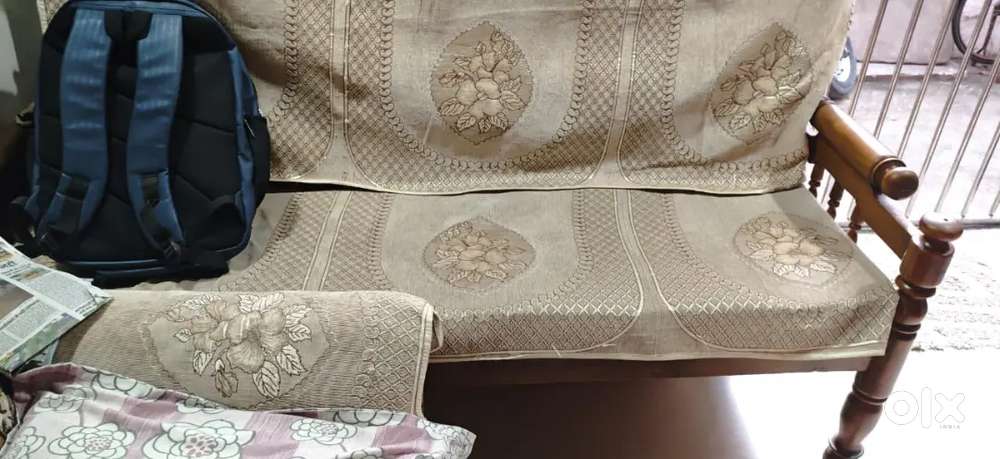 Selling 2 sofa and 4 cher