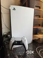 Ps5 disc version. Two controller.