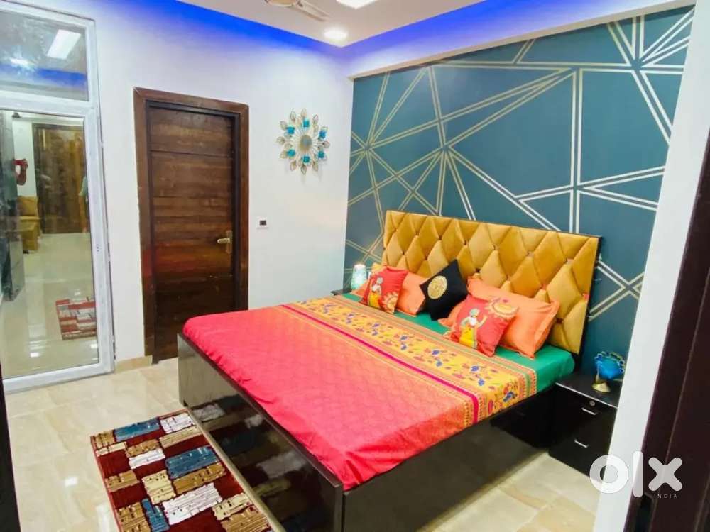 2bhk ready to move semi furnished prime location, sector 1