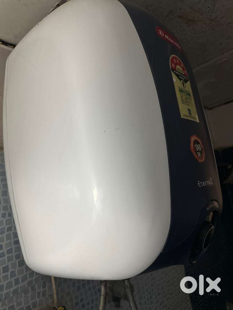 5 years old Racold Eterno 2 electric water gyser