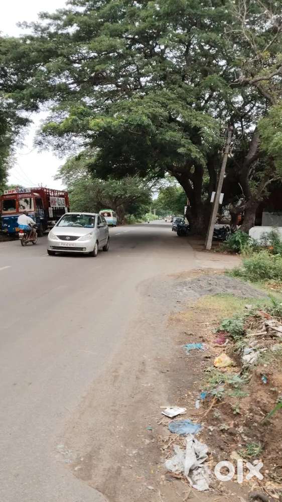 600sq.ft commercial purpose gowdan House Near main road 100 ft distce