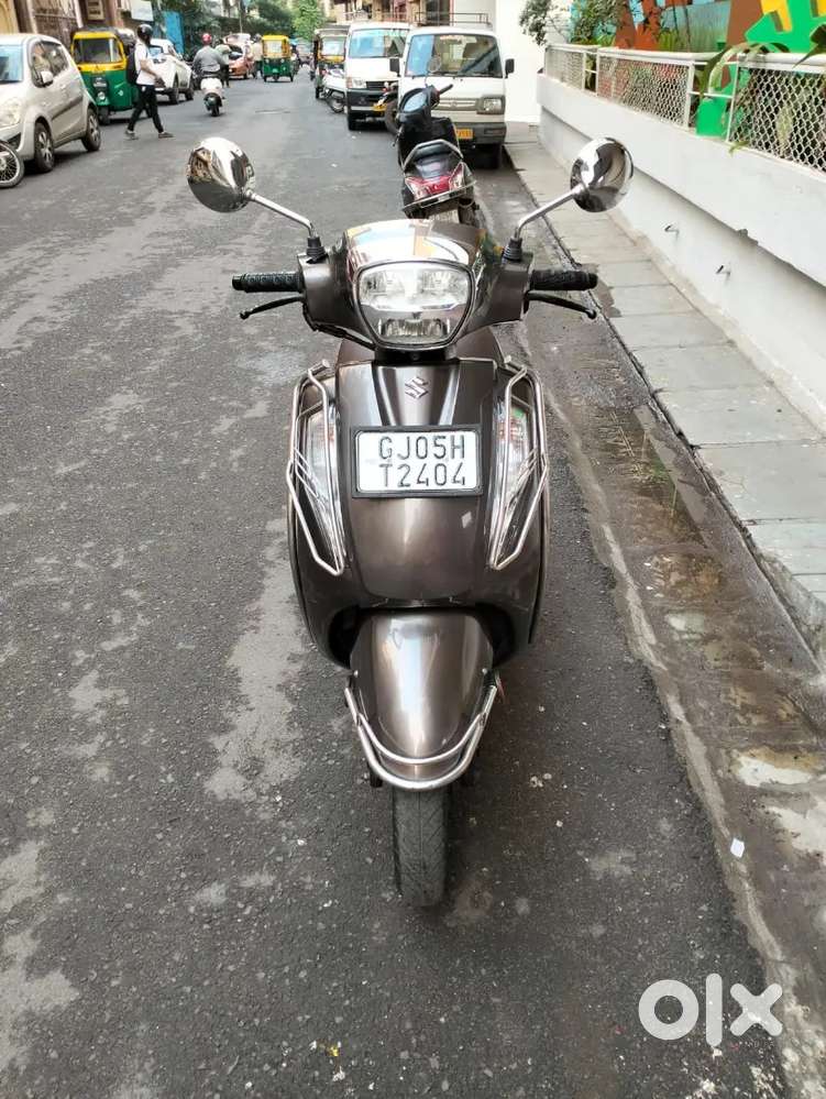 Suzuki Access Bluetooth vali top modal