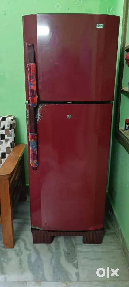 Selling Duble Door fridge