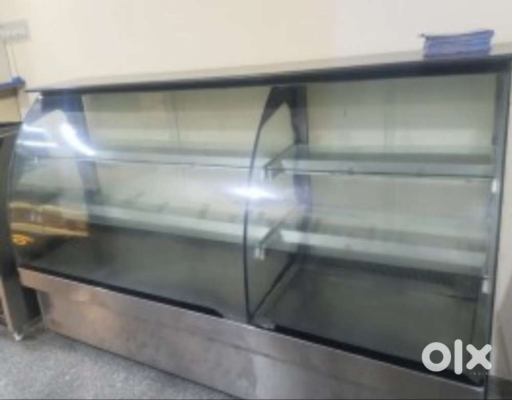 Bakery display counter