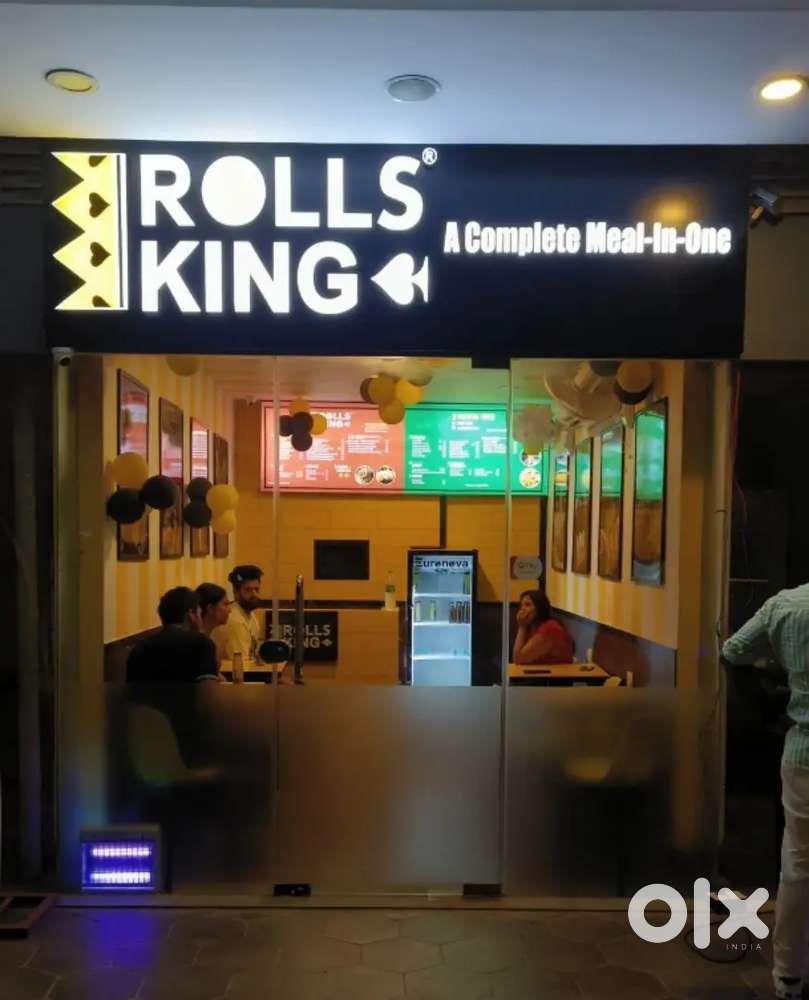 Store Manager (male) for a fast food restaurant