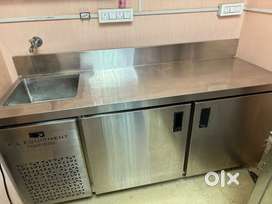 Used restaurant commercial kitchen equipment Undercounter table fridge