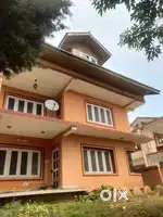 4Km from humhama house located in govt.housing colny shaikpora/Ompora