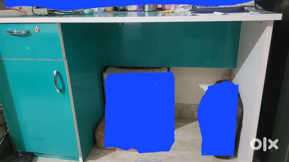 Computer table