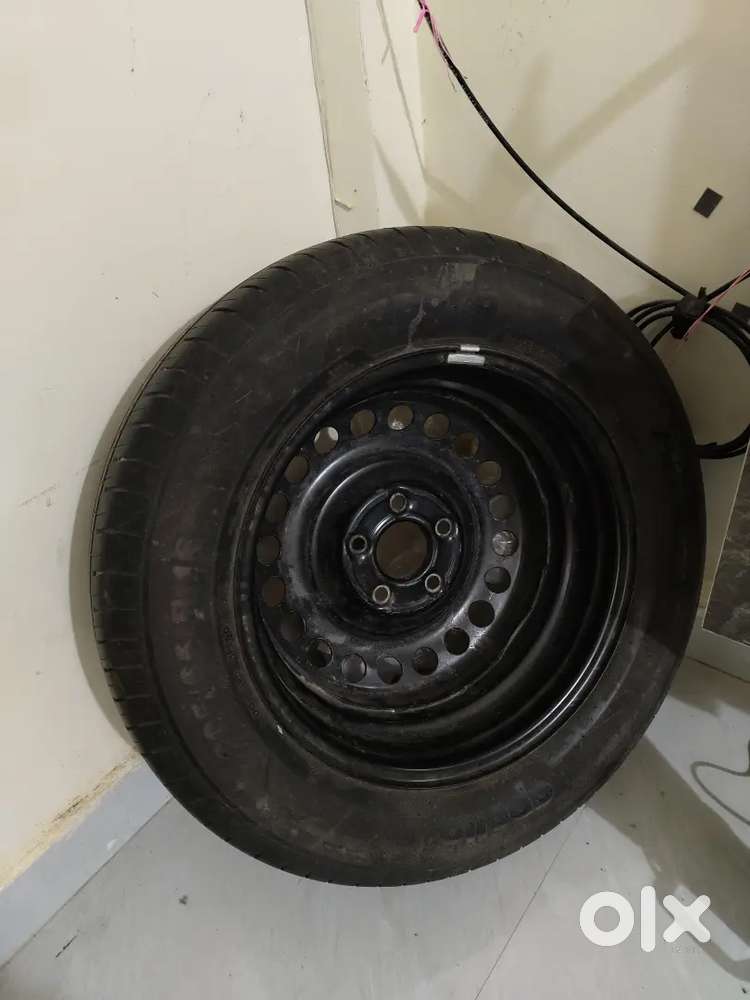 205/65 R16 Apollo tyre with rim