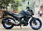 Yamaha fzs dlx 2022 metallic grey with blue colour