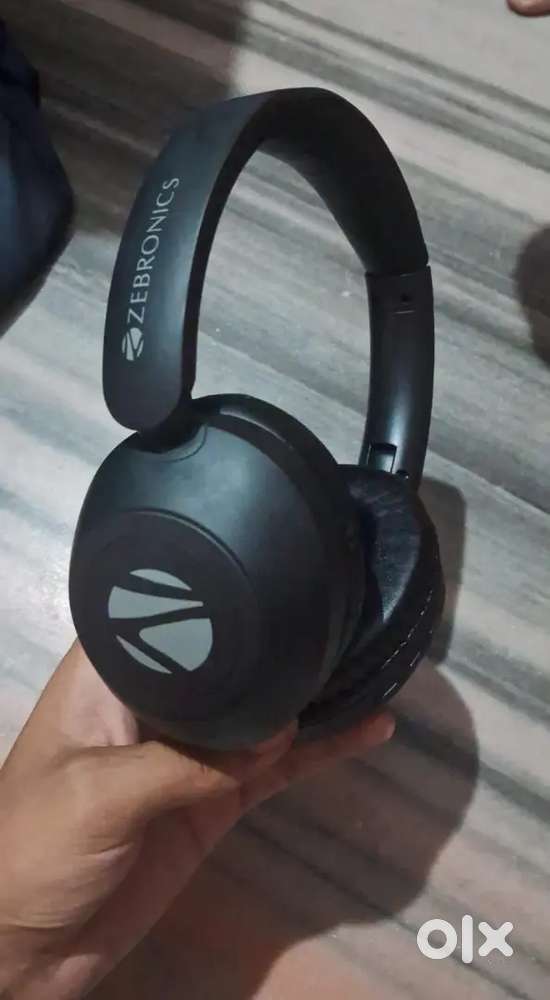 Zebronics zeb boom wireless headphones.