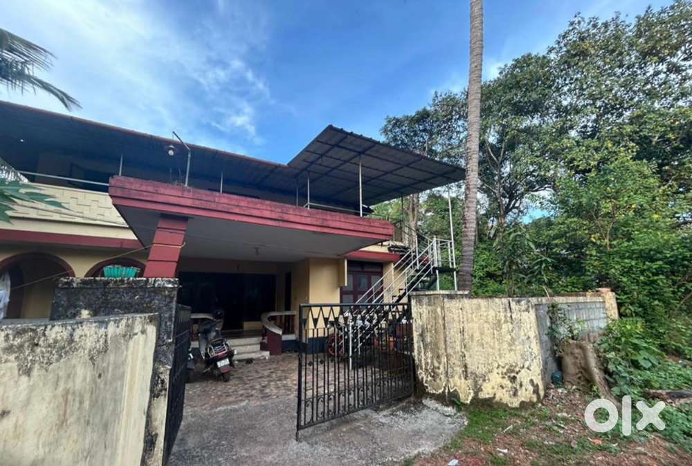 4 bhk one attatched bathroom PRICE NEGOTIABLE