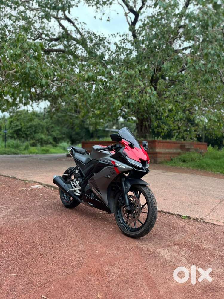 R15 V3 2018 model urjent sale