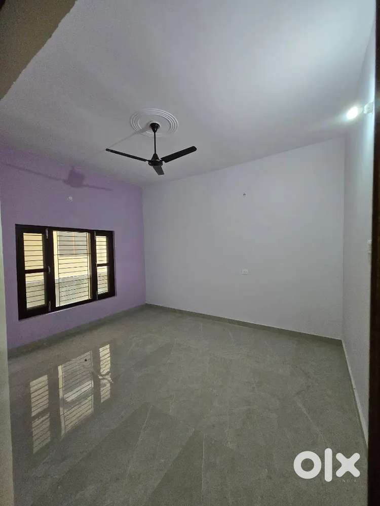 Spacious rooms available for rent