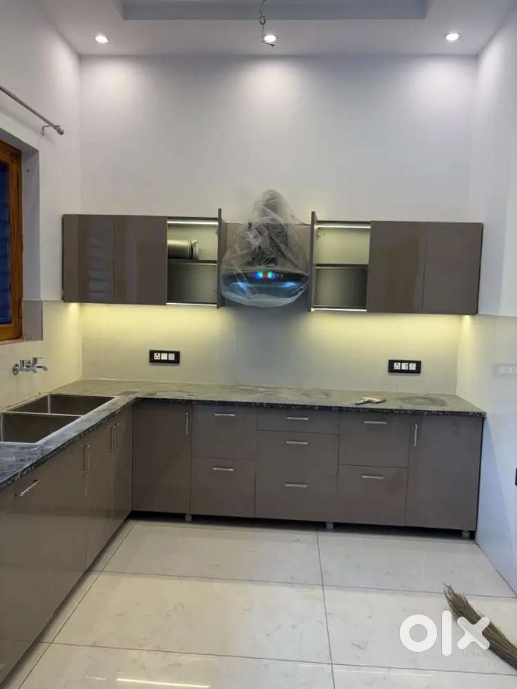 Triple Story 110 Syd House