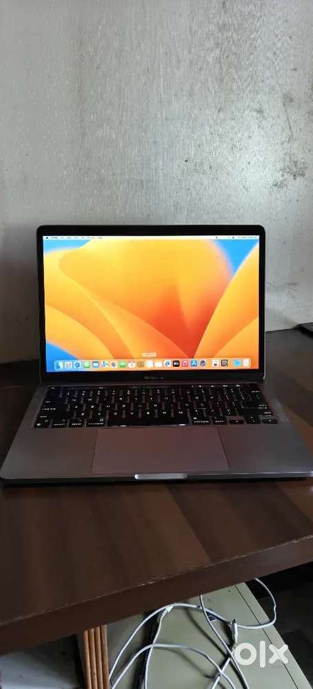 Macbook pro M1 16GB,256GB 13 inch screen, with Touch Bar.
