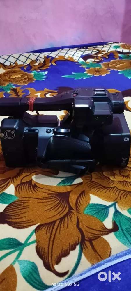 Pb 100 panasonic very good condition and led 2 betri charger