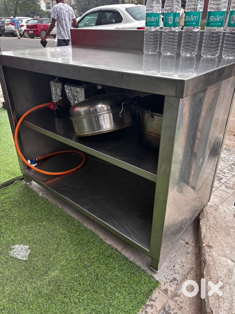 Tandoor , Hot bainmairie , Pickup counter