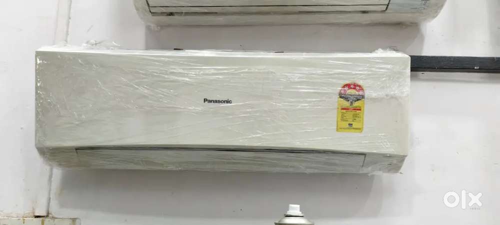 1 ton split AC with warranty 1 year old good condition