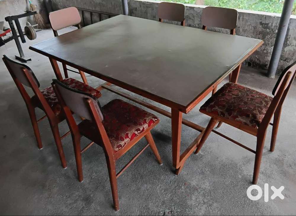Dining Table with 6 Chairs