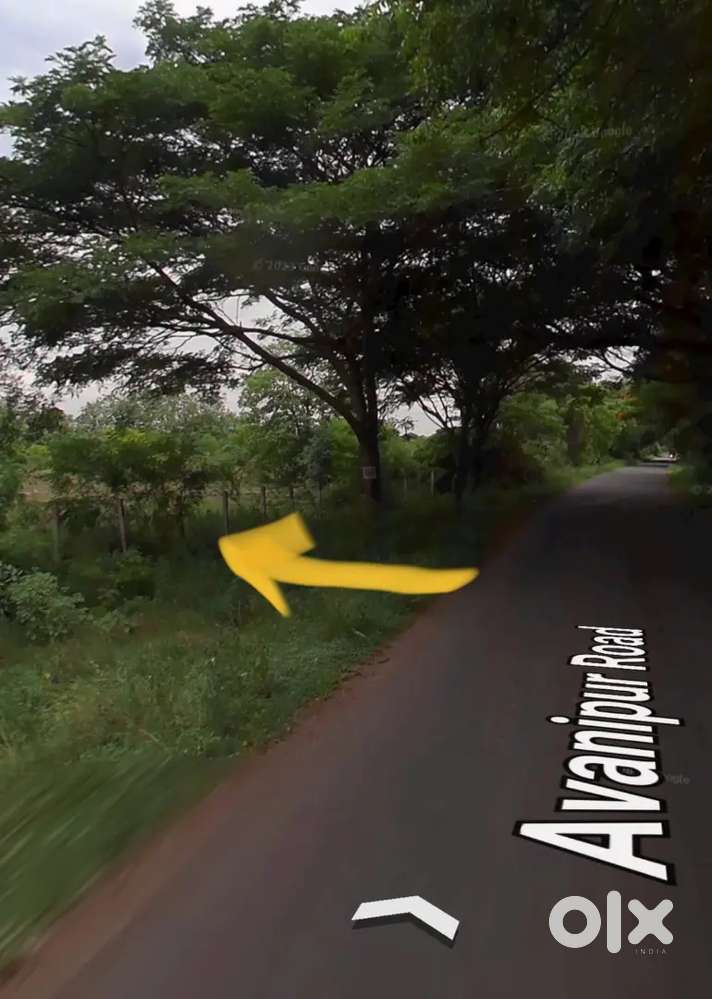 Commercial Plot On road