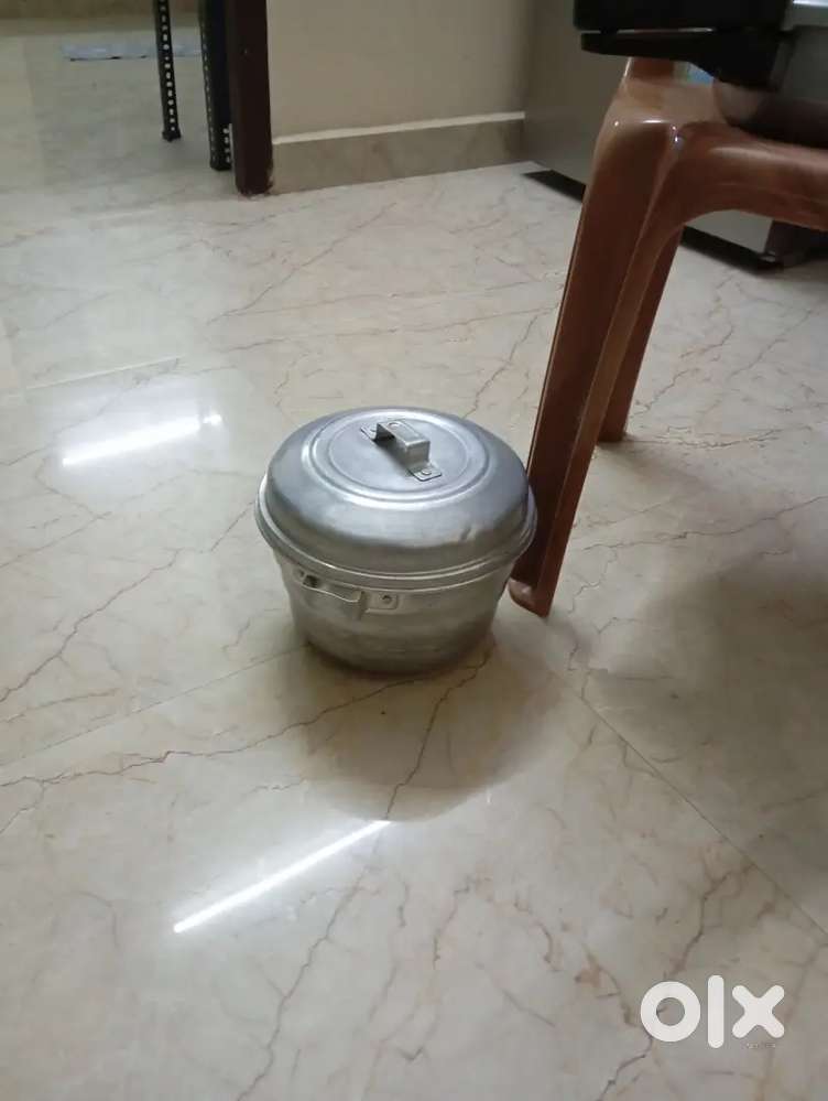 Idly satti and cooker for sale