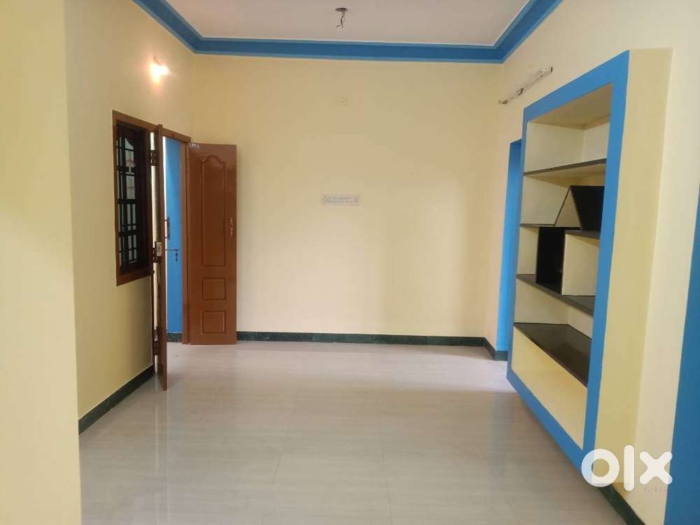 2BHK HOUSE FOR RENT IN TEACHER'S COLONY RAJU'S COLLEGE OPPOSITE RAJAPA