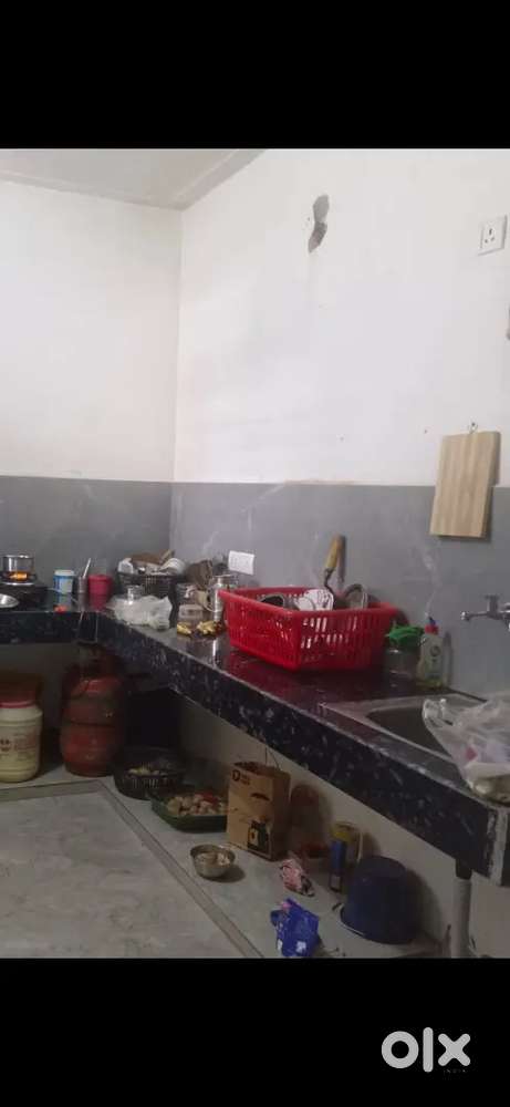 Single Room available for rent For Girls only. Gali no. 4 Sector 12