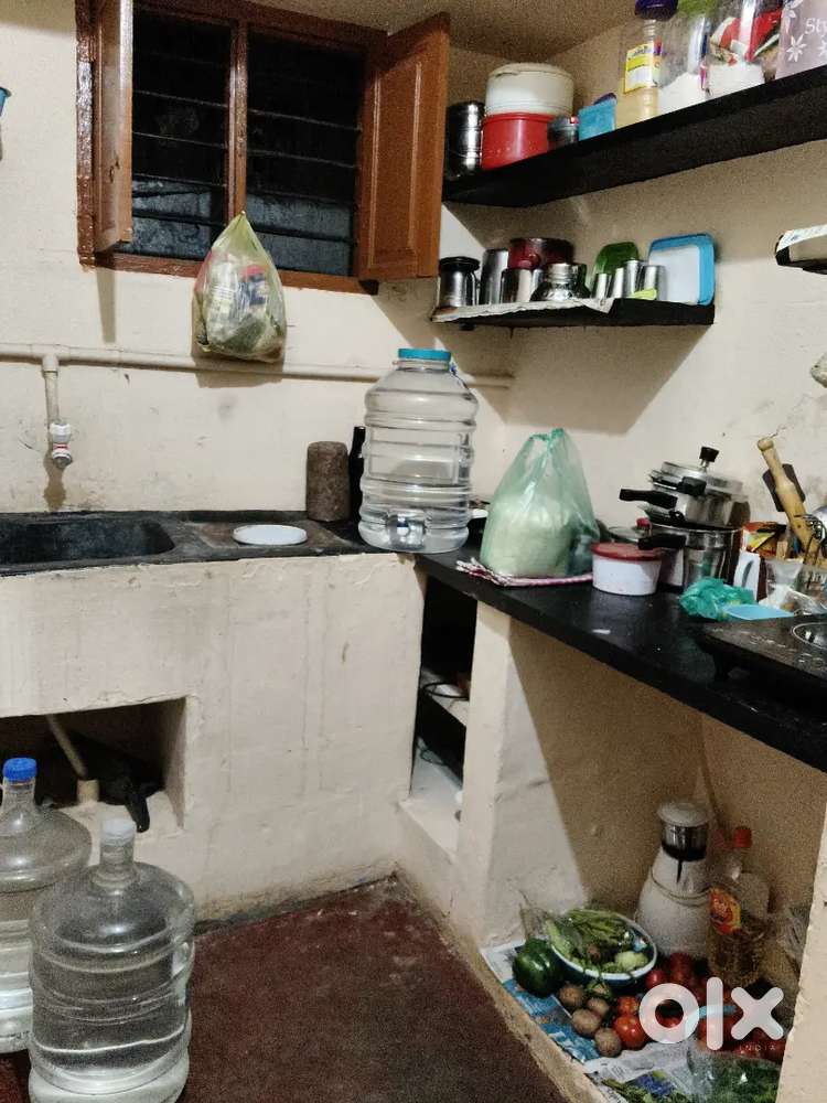 Sharing with roommate (only for girls)
