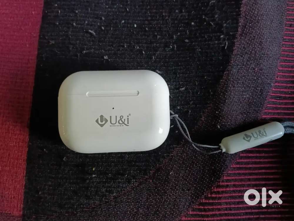 U and I earpods