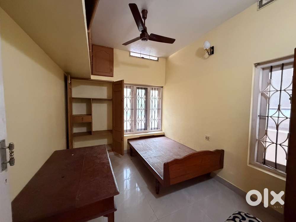 Paying Guest for ladies working orStudents. at Medical college ₹3000/-