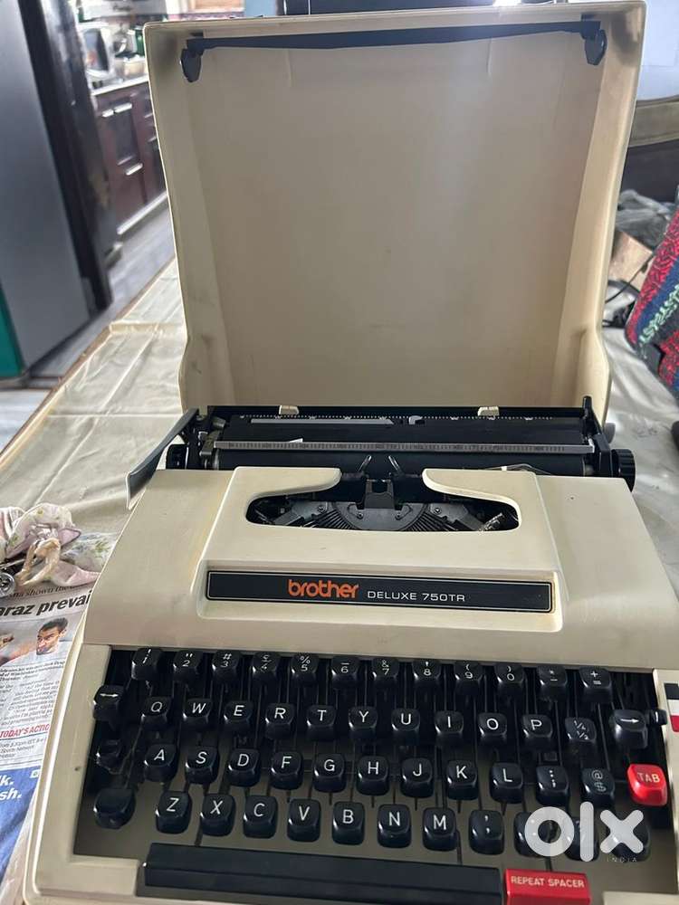 Brother Deluxe 750 TR portable typewriter, Nagoya , Japan