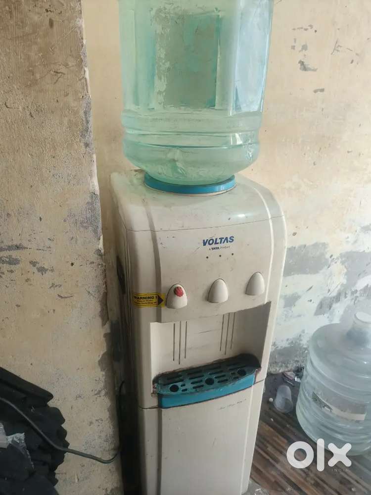 Dispenser white color