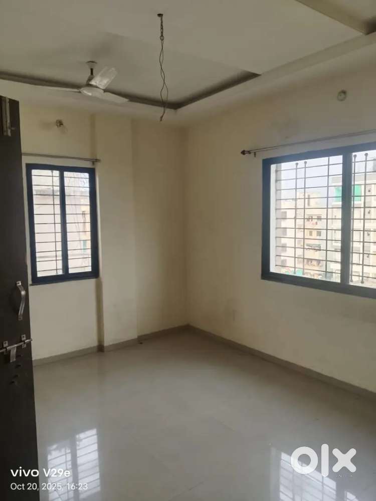 2bhk flat besa sq pipla road near by zudio school college all