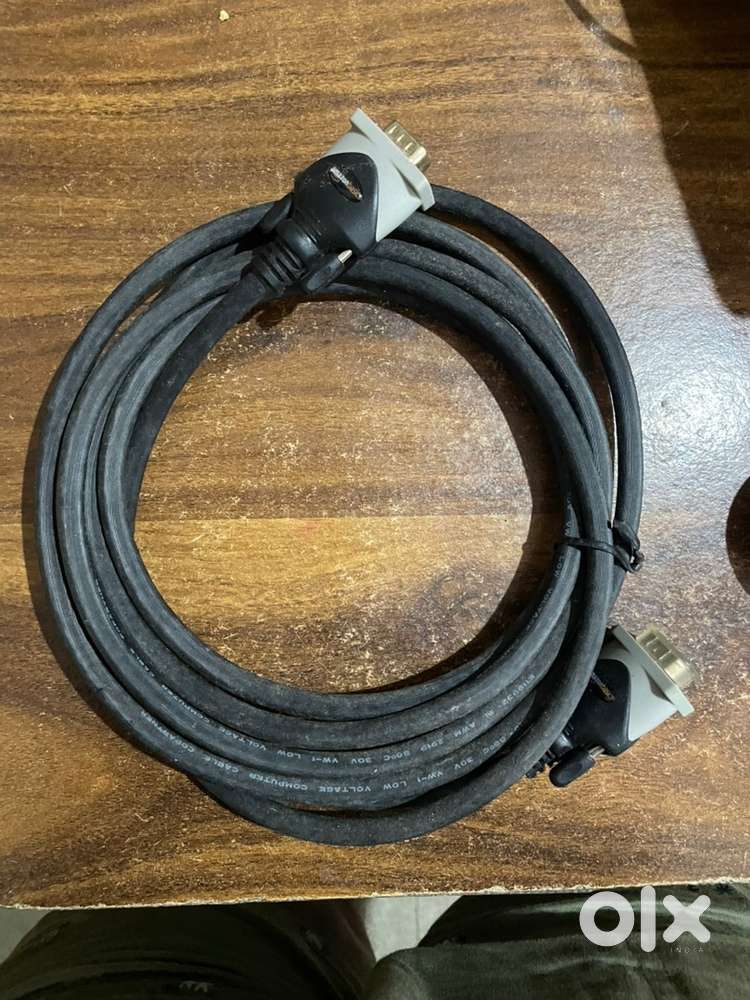 Amazon Basics 10-Feet VGA to VGA Cable & only boat earbuds case