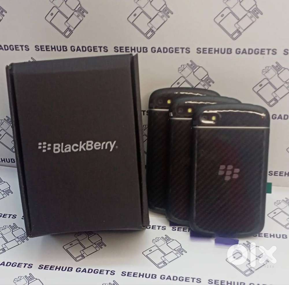 new blackberry q10 verient in black color available with all accessori