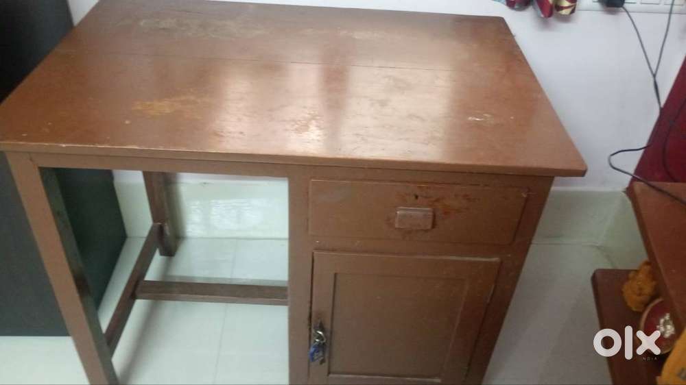 Table and dressing table