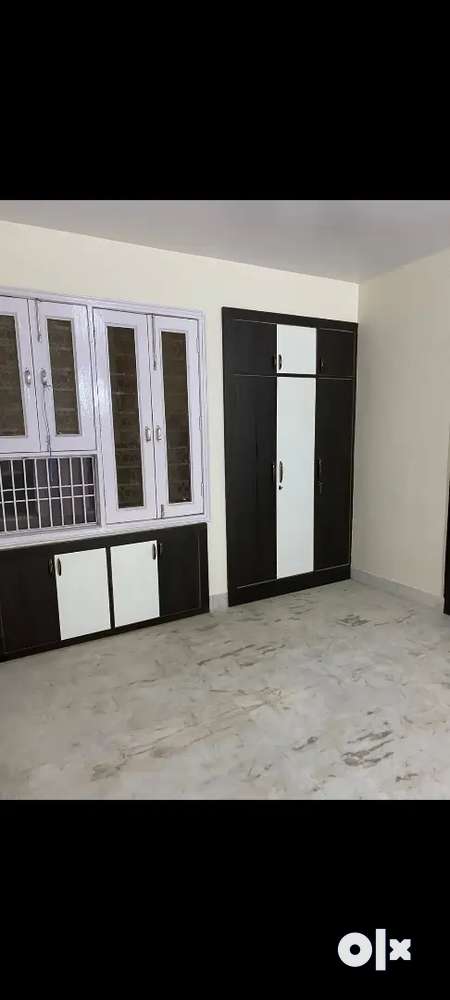 3 Bhk Good Flat For Sell In Apartment Boring Road Chauraha On Road.