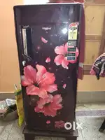 8.month Wharlpool 220 litter Rs.6600 (fridge)
