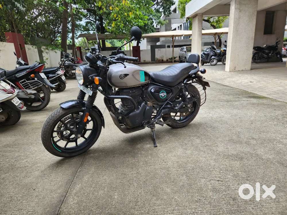Royal Enfield Hunter 350 in brand new condition