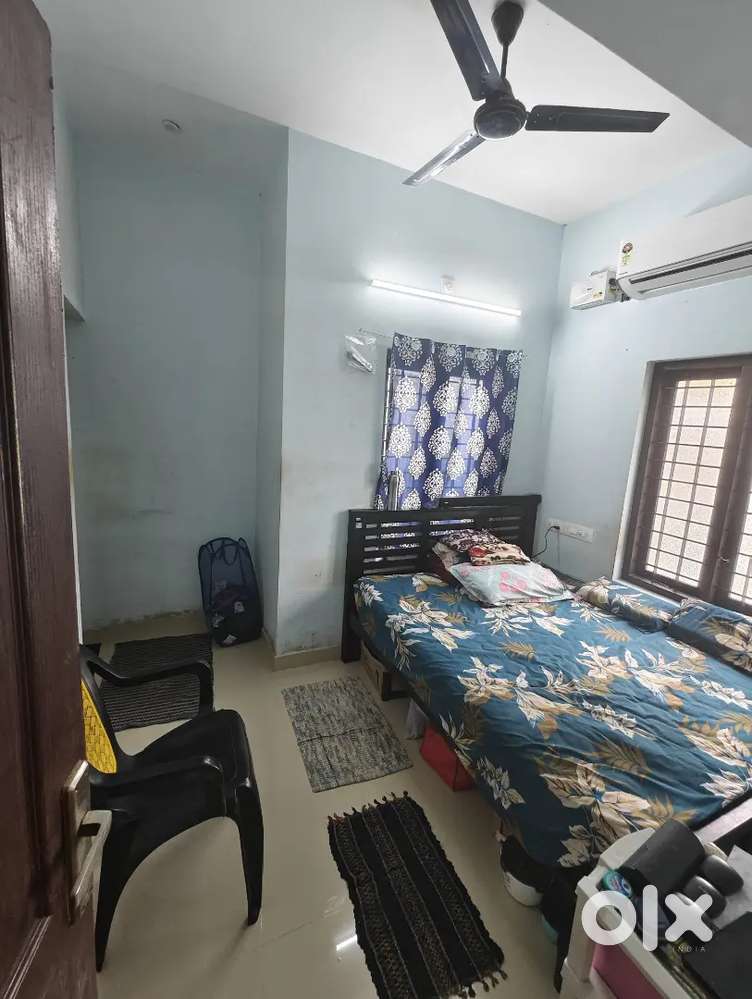 House for sale elippod 15 lakhs