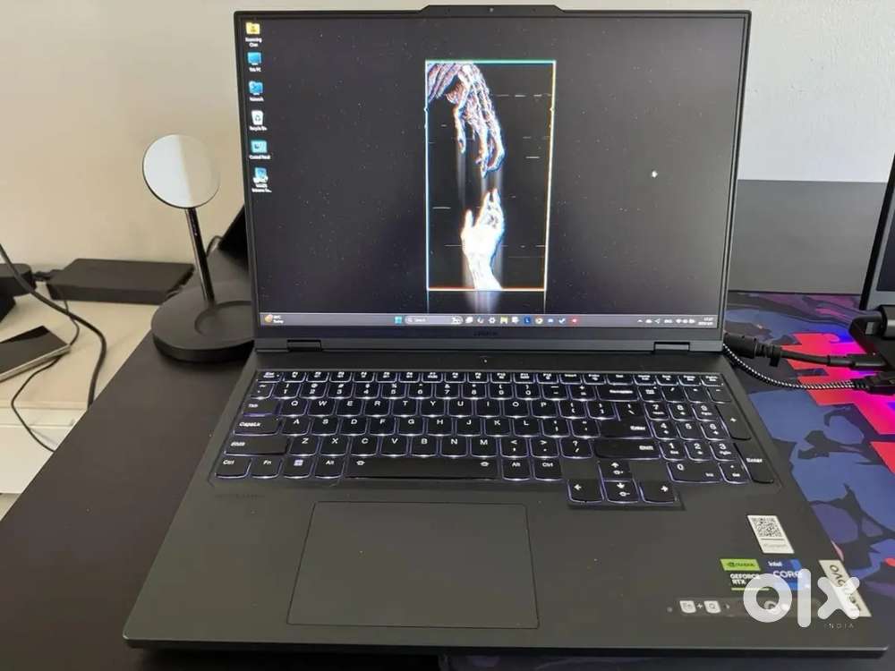 Lenovo Legion Pro 7i Gaming Laptop (16)