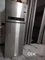 Whirlpool Fridge sell 239 Ltr storage volume