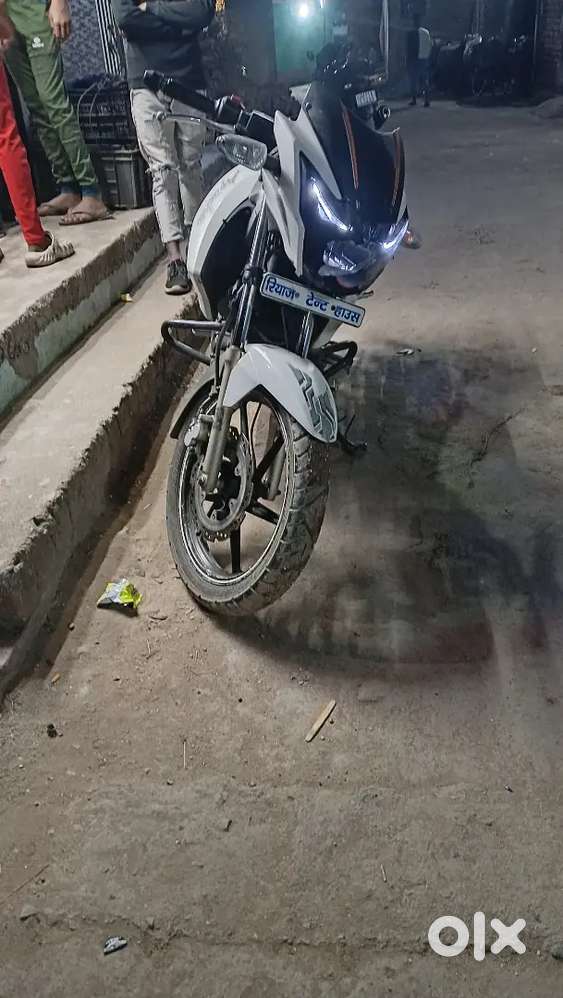 TVS Apache RTR 180 2015 model