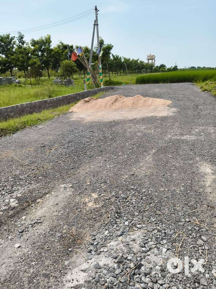 Grand entrance PLOTS at kankipadu nearby