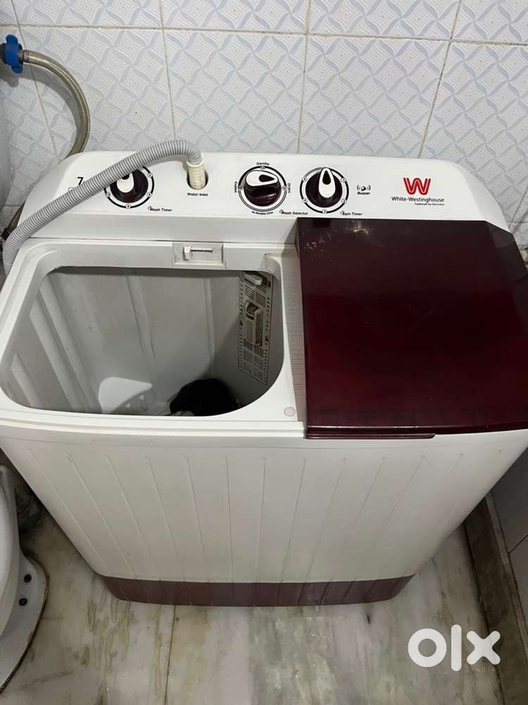 White-Westinghouse 7Kgs. Semi Automatic Washing Machine in super shape